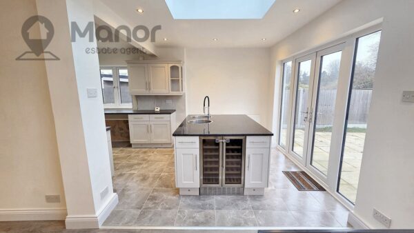 Lodge Lane, Collier Row, RM5 2EJ