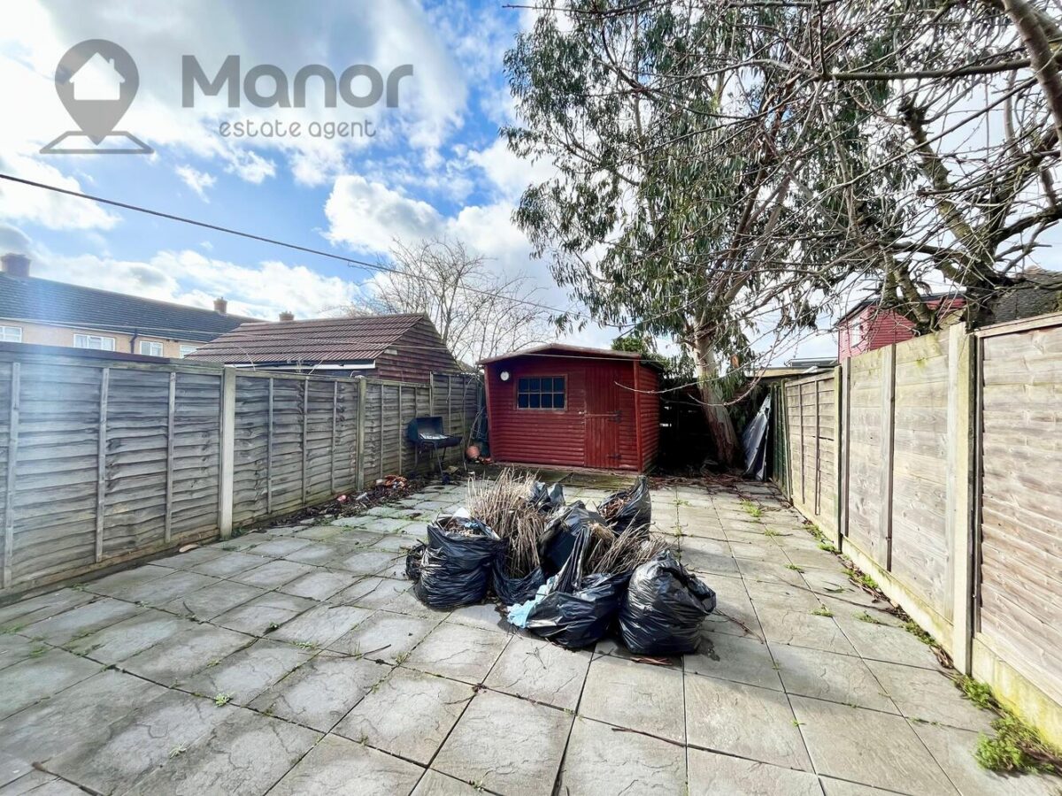 Whalebone Lane South, Dagenham, RM8 1AJ