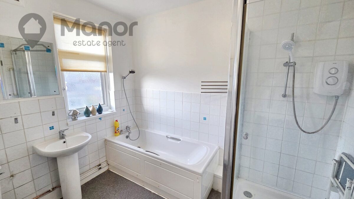 Bergholt Avenue, Redbridge, IG4 5NE