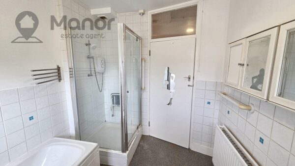 Bergholt Avenue, Redbridge, IG4 5NE
