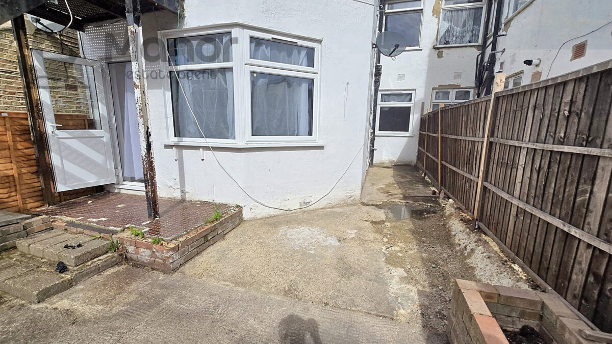Vicarage Lane, East Ham, E6 6AB