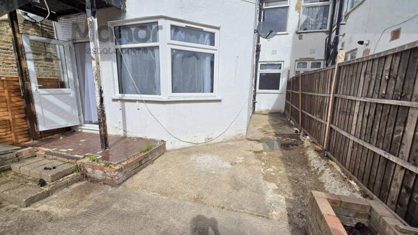 Vicarage Lane, East Ham, E6 6AB