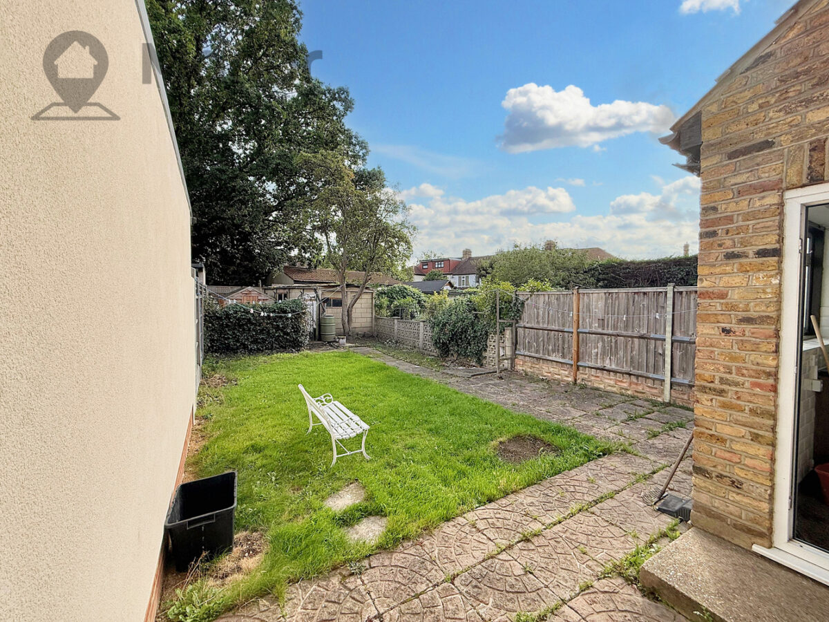 Preston Gardens, Ilford, IG1 3QG