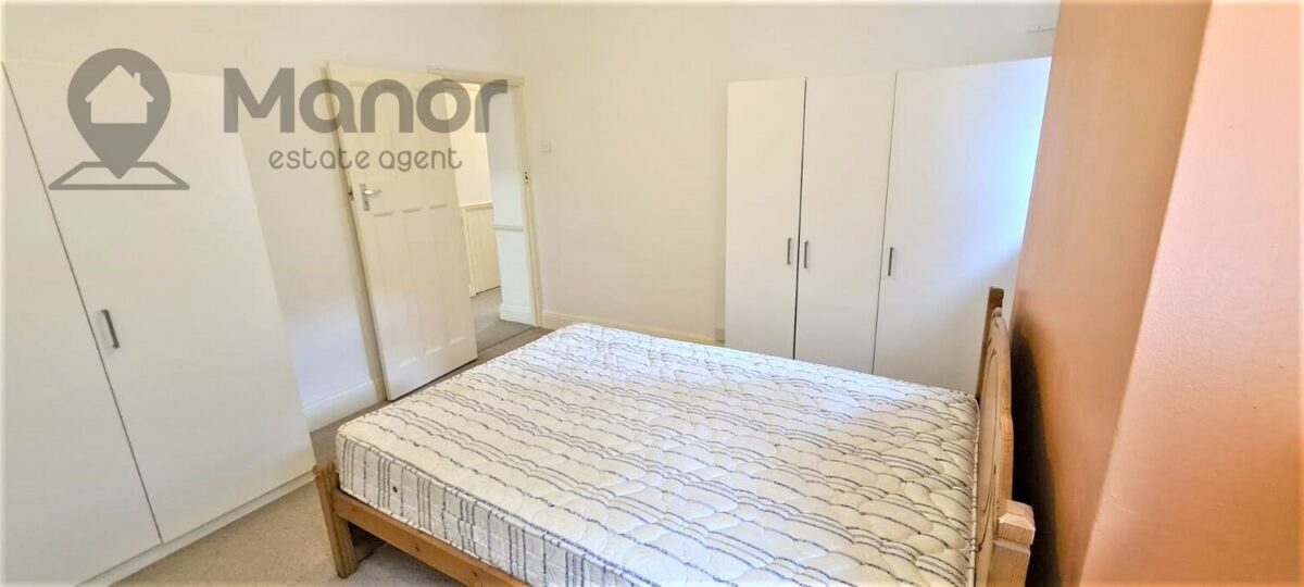 St. Edwards Way, Romford, RM1 4DD