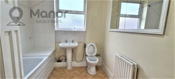 St. Edwards Way, Romford, RM1 4DD