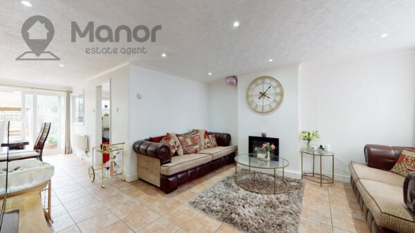 Hollington Road, East Ham, E6 3QN