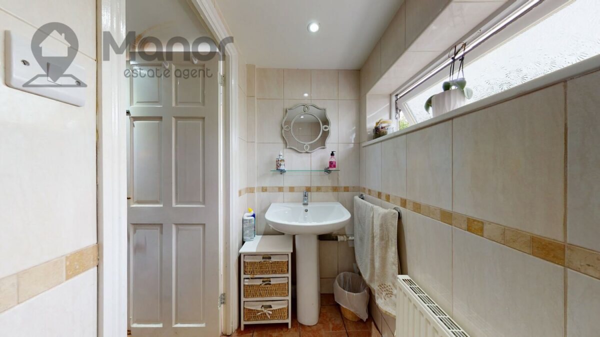 Hollington Road, East Ham, E6 3QN