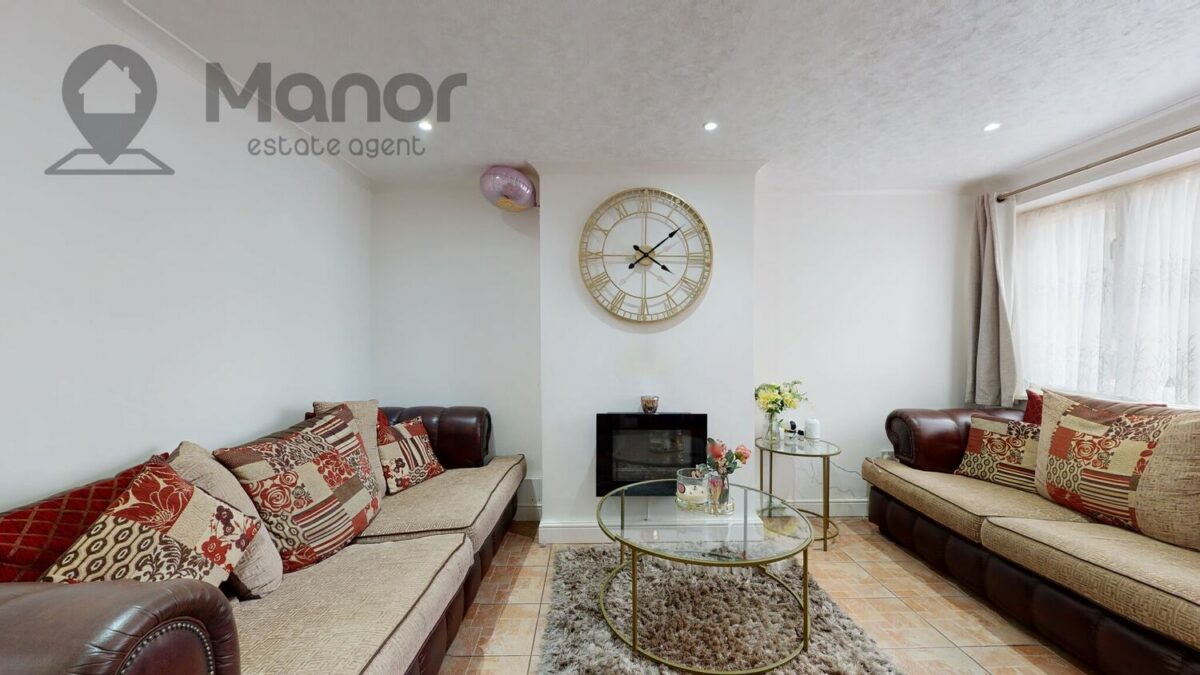 Hollington Road, East Ham, E6 3QN