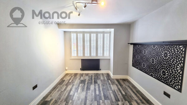 Geoffrey Avenue, Harold Wood, RM3 0YH