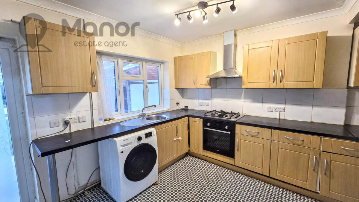 Dellwood Gardens, Clayhall, IG5 0EH