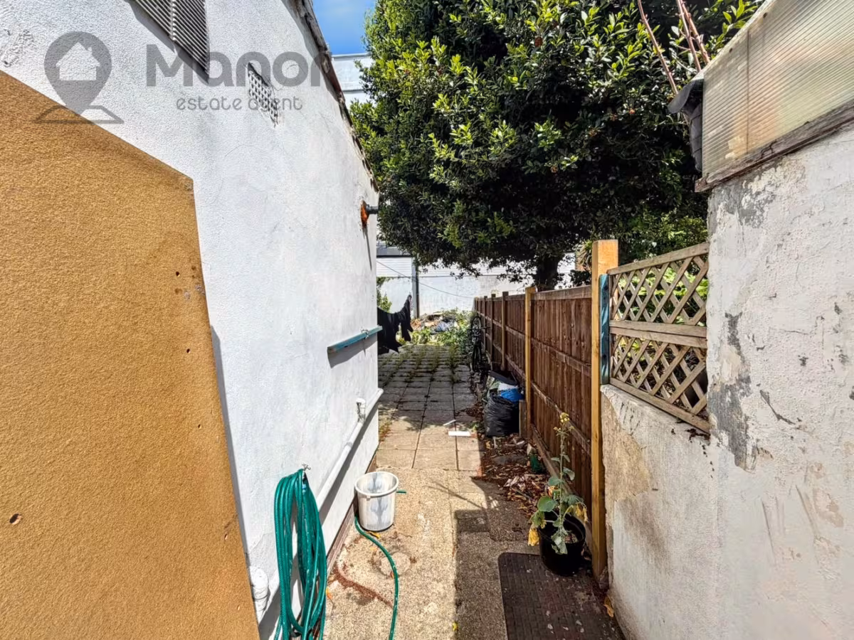 Seventh Avenue, Manor Park, E12 5JL