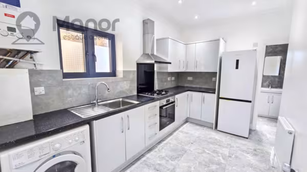 Woodford Avenue, Ilford, IG2 6UX