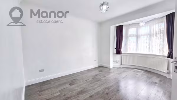 Woodford Avenue, Ilford, IG2 6UX