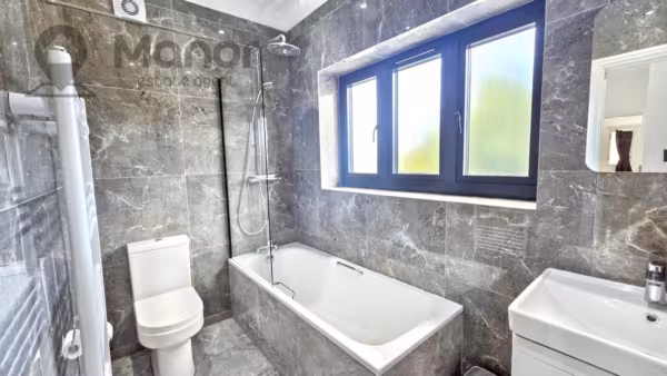 Woodford Avenue, Ilford, IG2 6UX