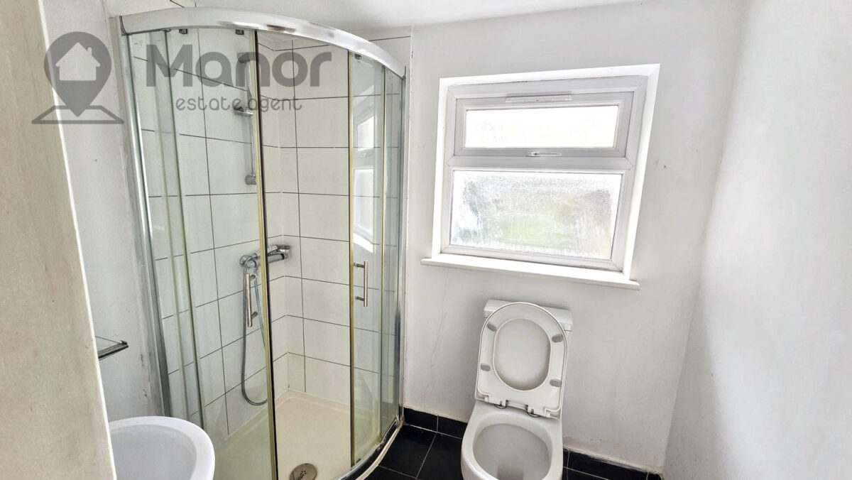 Brentwood Road, Romford, RM1 2RT