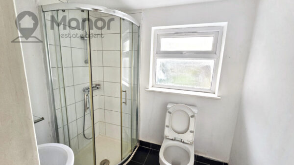 Brentwood Road, Romford, RM1 2RT