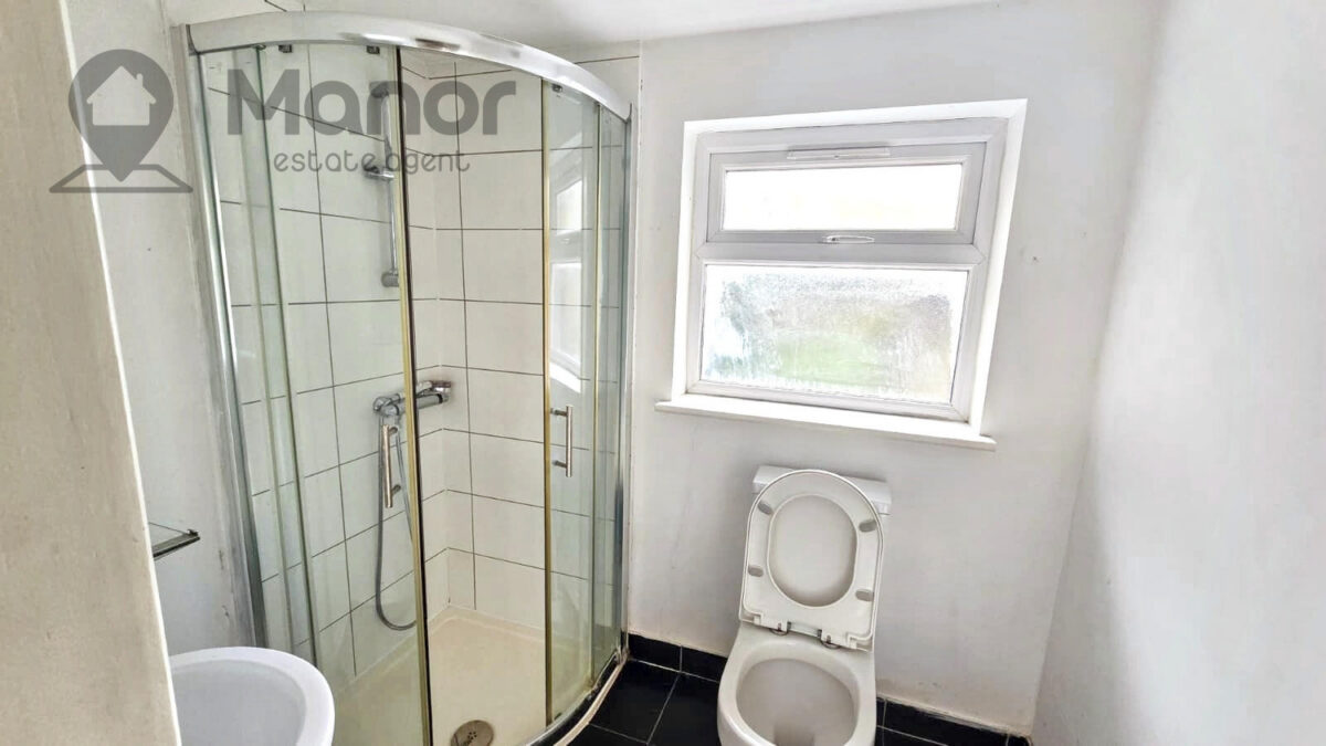 Brentwood Road, Romford, RM1 2RT