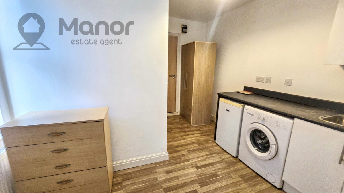 Brentwood Road, Romford, RM1 2RT