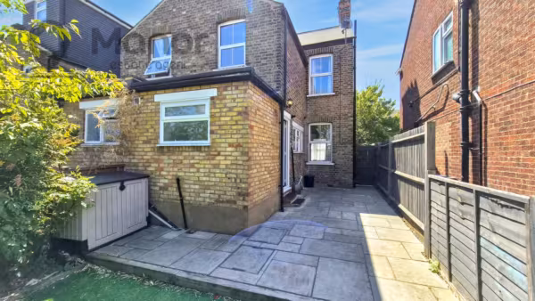 Elmhurst Road, Enfield, EN3 5TB