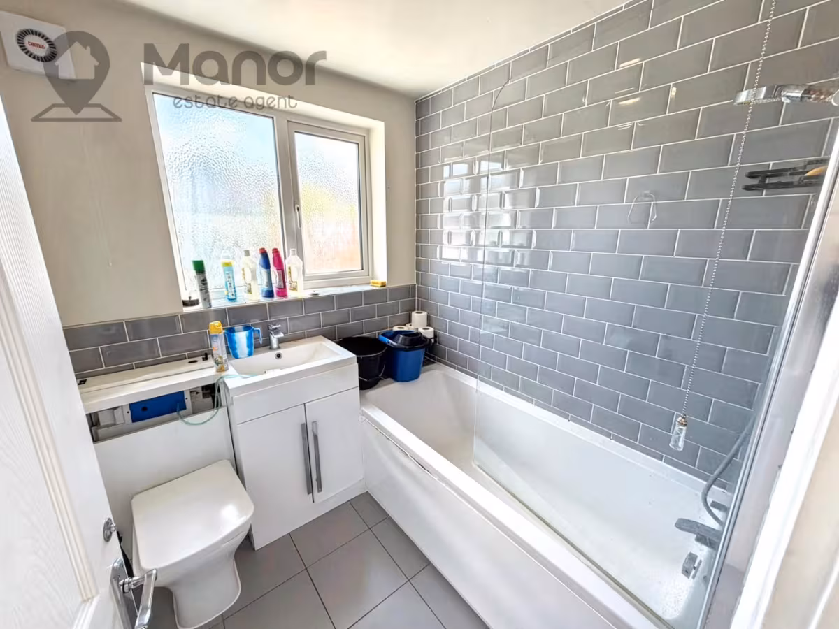 Elm Park Avenue, Hornchurch, RM12 4RY