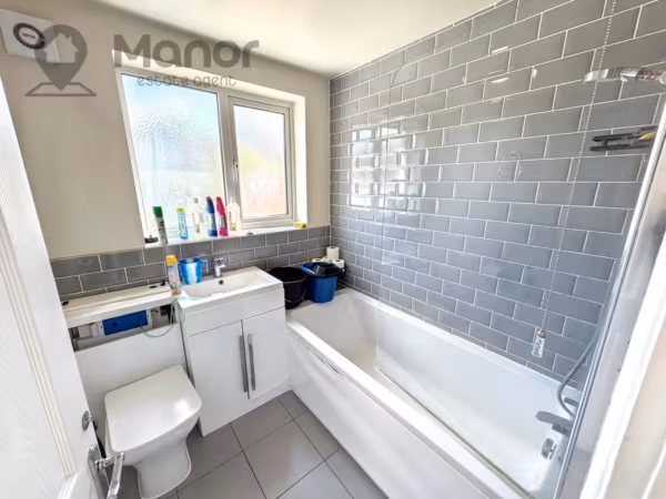 Elm Park Avenue, Hornchurch, RM12 4RY