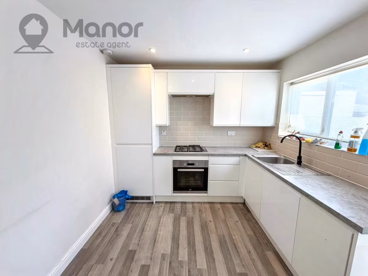 Elm Park Avenue, Hornchurch, RM12 4RY
