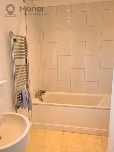 Chittys Lane, Dagenham, RM8 3RT