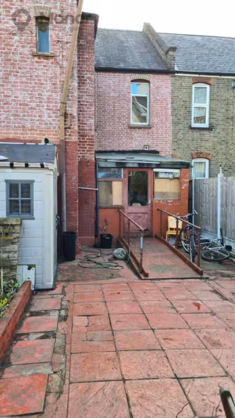 Brooks Avenue, East Ham, E6 3PQ