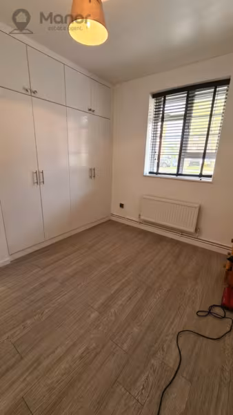 Flat 8, Barclay House, Well Street, London