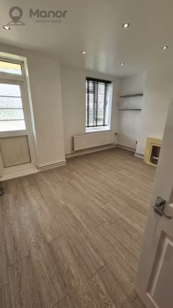 Flat 8, Barclay House, Well Street, London