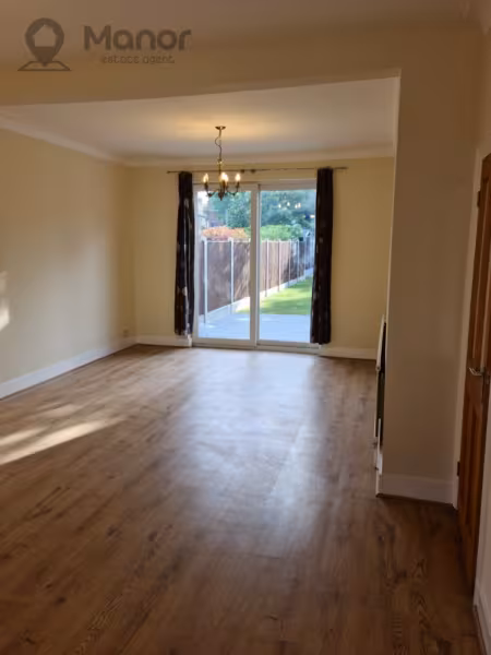 Kings Avenue, Chadwell Heath, RM6 6BD