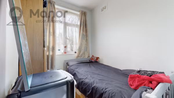 Lamberhurst Road, Dagenham, RM8 1PS