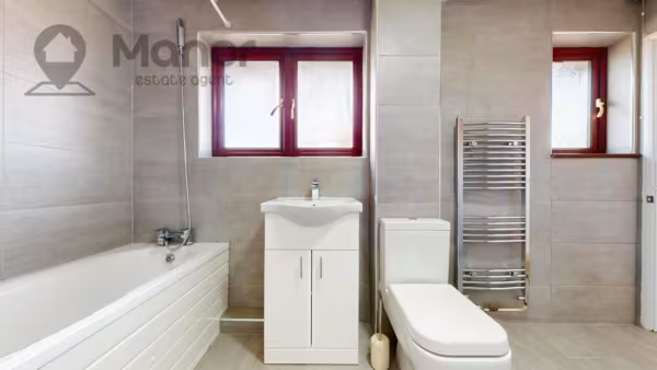 Lansbury Avenue, Romford, RM6 6SD