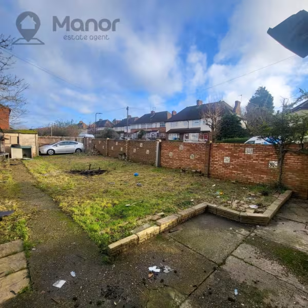 Valley Side, Chingford, E4 7SR