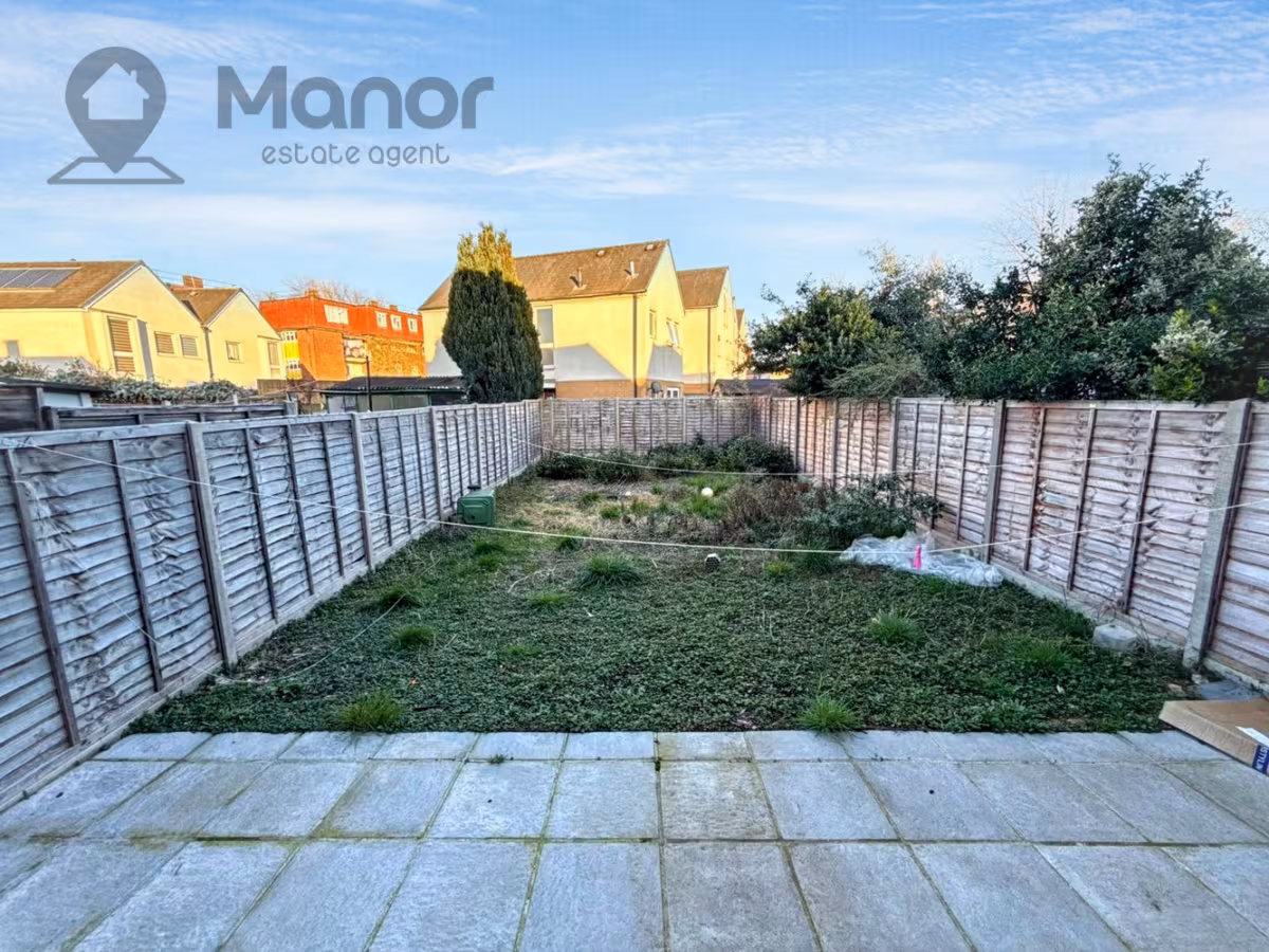 Glenmore Way, Barking, IG11 0LY