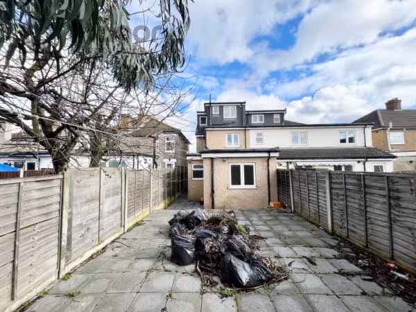 Whalebone Lane South, Dagenham, RM8 1AJ