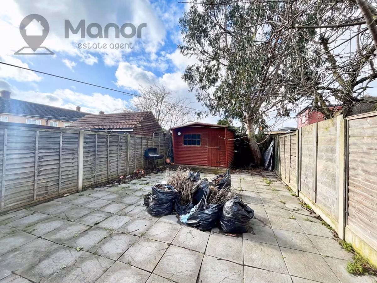 Whalebone Lane South, Dagenham, RM8 1AJ