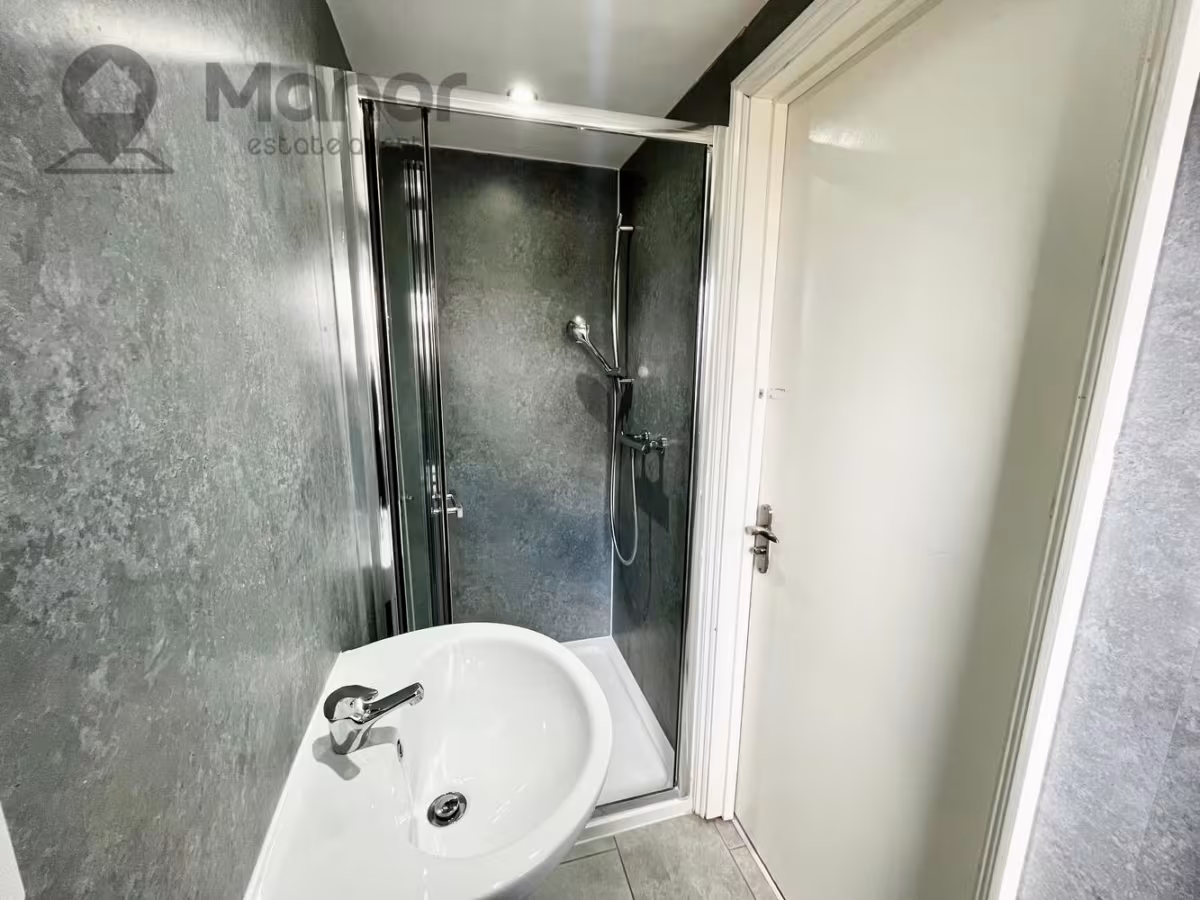 Whalebone Lane South, Dagenham, RM8 1AJ
