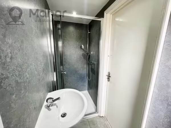 Whalebone Lane South, Dagenham, RM8 1AJ