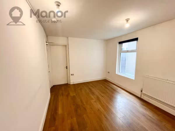 Whalebone Lane South, Dagenham, RM8 1AJ
