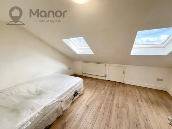 Whalebone Lane South, Dagenham, RM8 1AJ