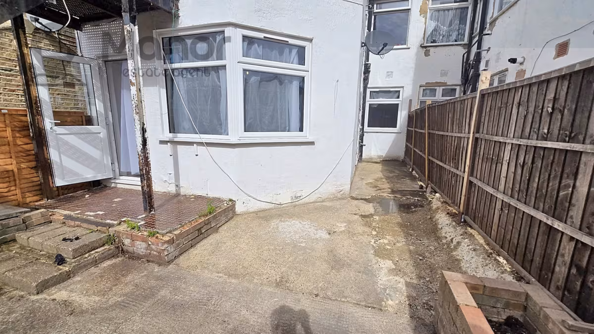Vicarage Lane, East Ham, E6 6AB