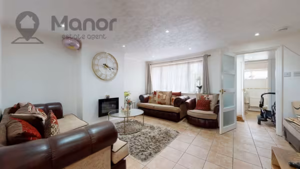 Hollington Road, East Ham, E6 3QN