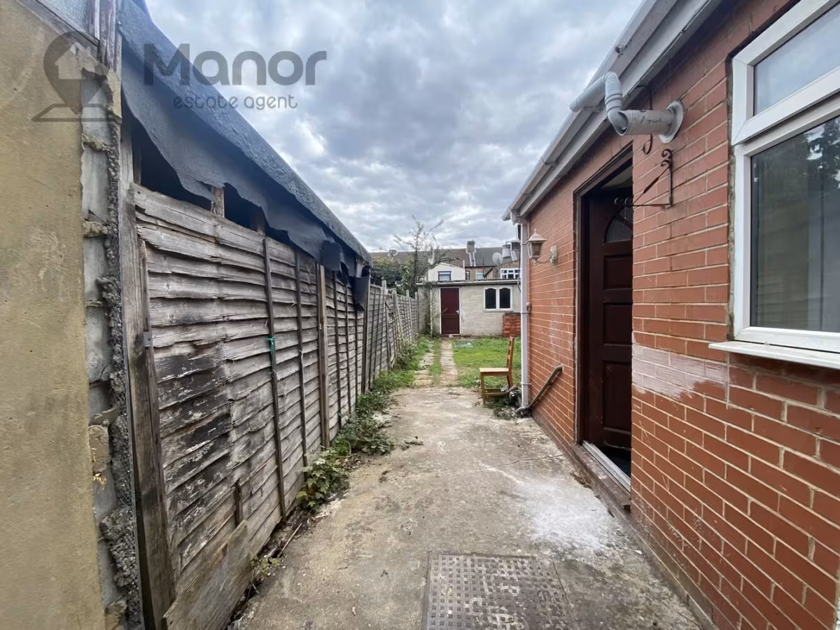 Goldsmith Avenue, LONDON, E12 6QB