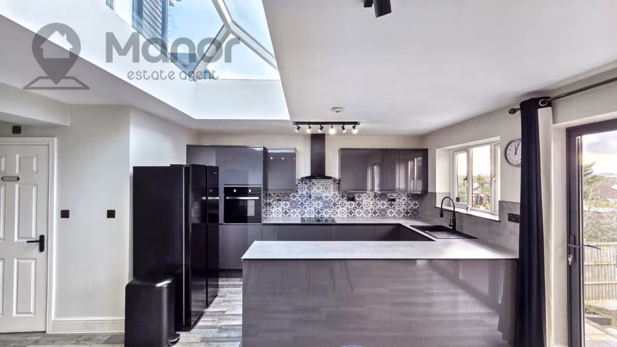 Geoffrey Avenue, Harold Wood, RM3 0YH