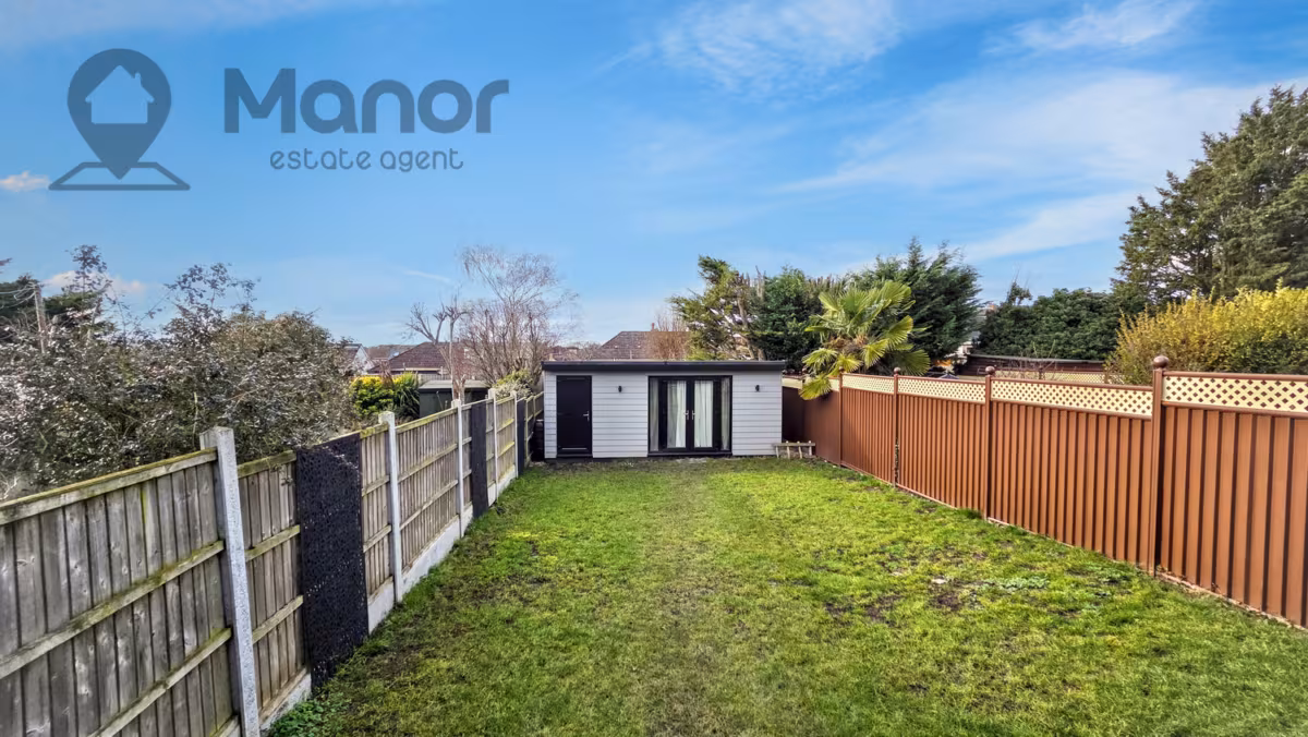 Geoffrey Avenue, Harold Wood, RM3 0YH