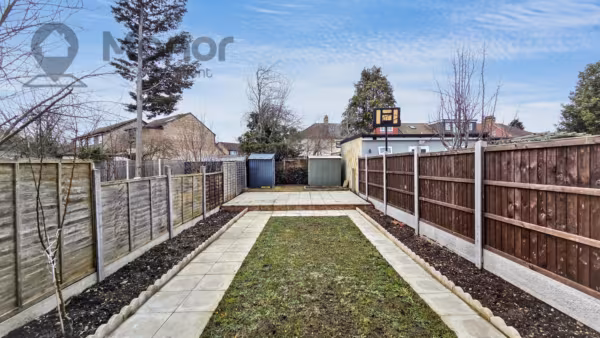 Dellwood Gardens, Clayhall, IG5 0EH