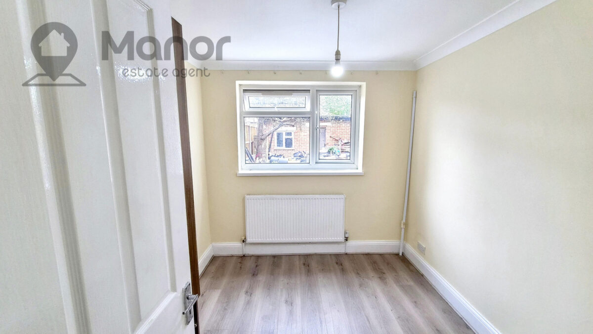 Mortlake Road, Ilford, IG1 2TE